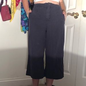 blue cropped pants